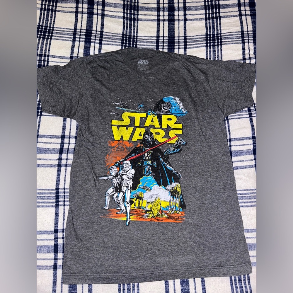 Medium Star Wars graphic Tee